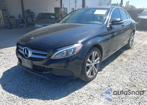 2015 Mercedes-Benz C 300 4Matic из США, поврежденный, VIN 55SWF4KBXFU063372